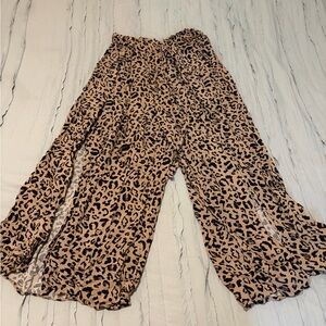 Simplee Leopard Print Pants | Size M